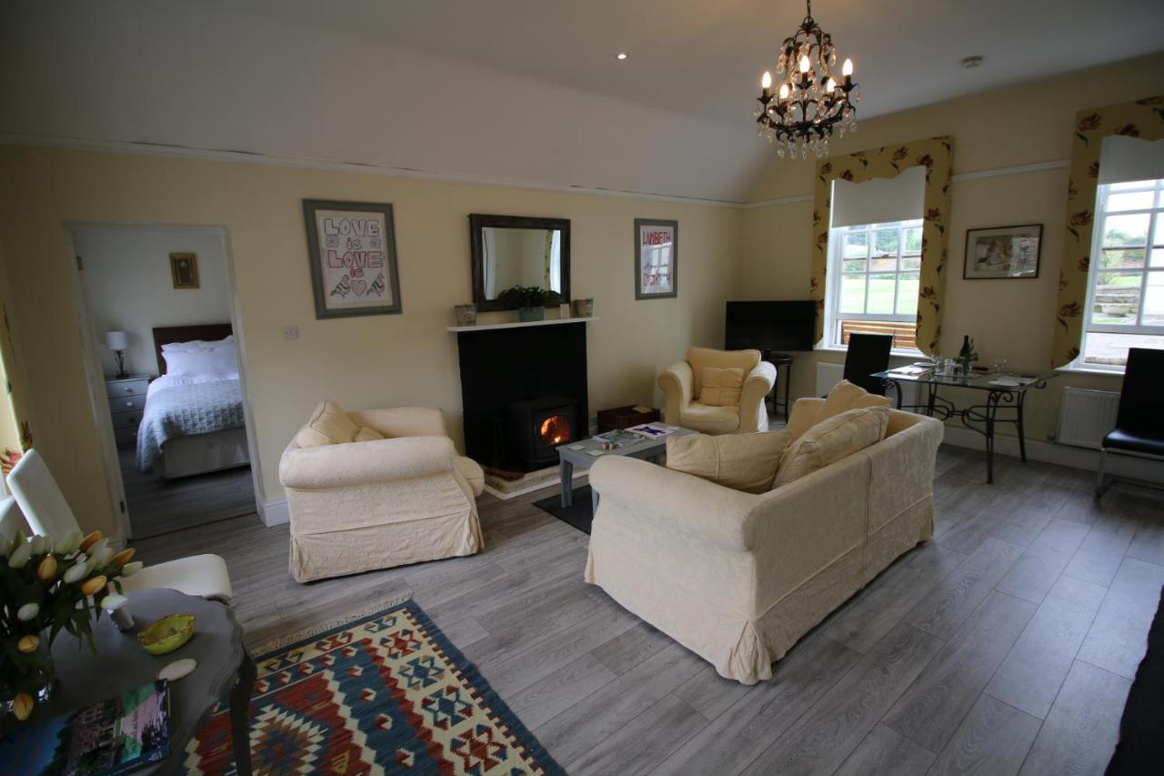 Prince Hill Cottages Worton  Экстерьер фото